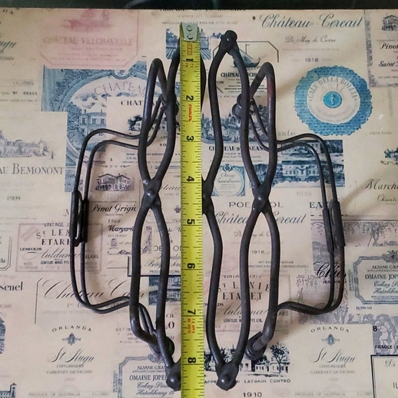 Vintage Casserole Dish Trivet Expandable Holder - Picture 7 of 9